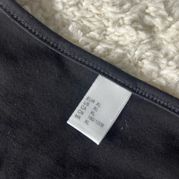 Women’s XL Black V-Neck Dress - Picture 2 of 5